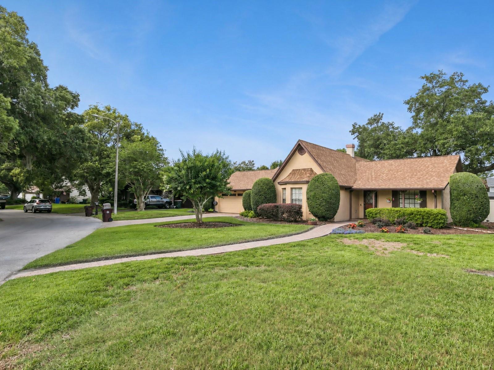 614 Cypress Court, FL