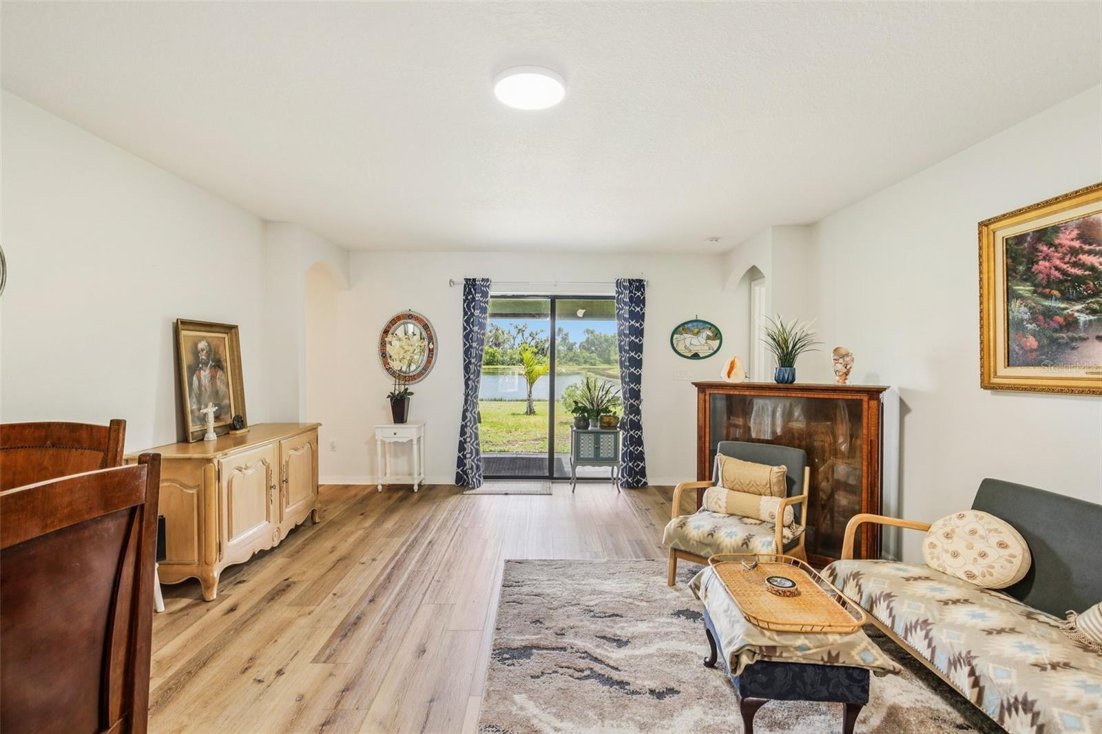 636 Chatham Walk Drive, FL