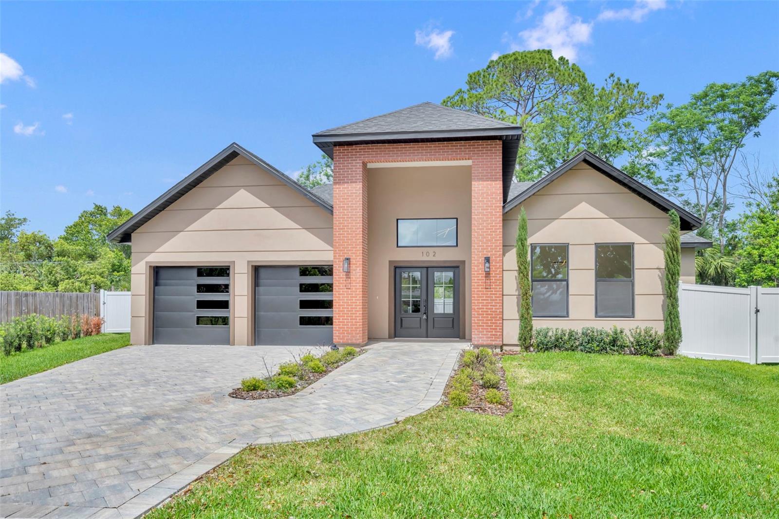 102 Bell Place, FL