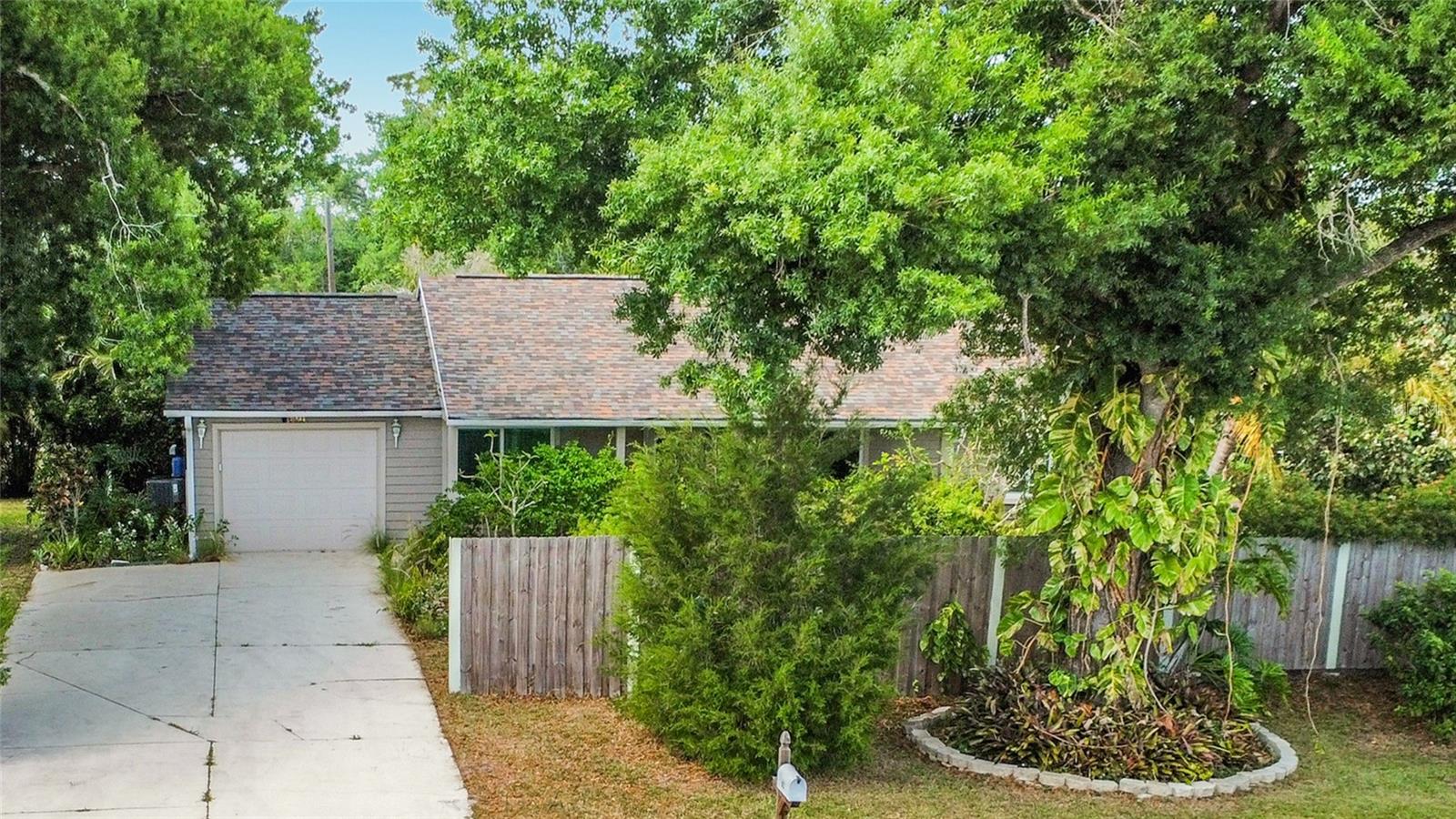 601 Seminole Drive, FL