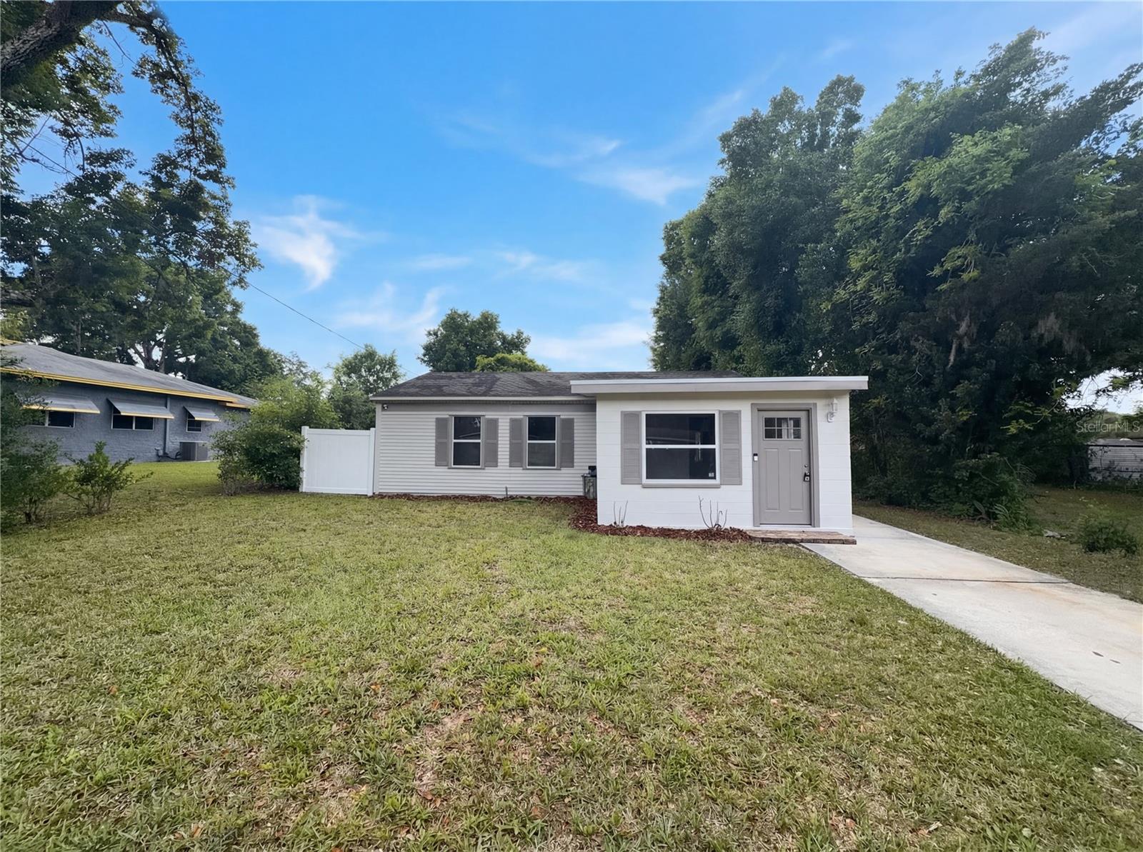 324 Bassedena Cir S, FL