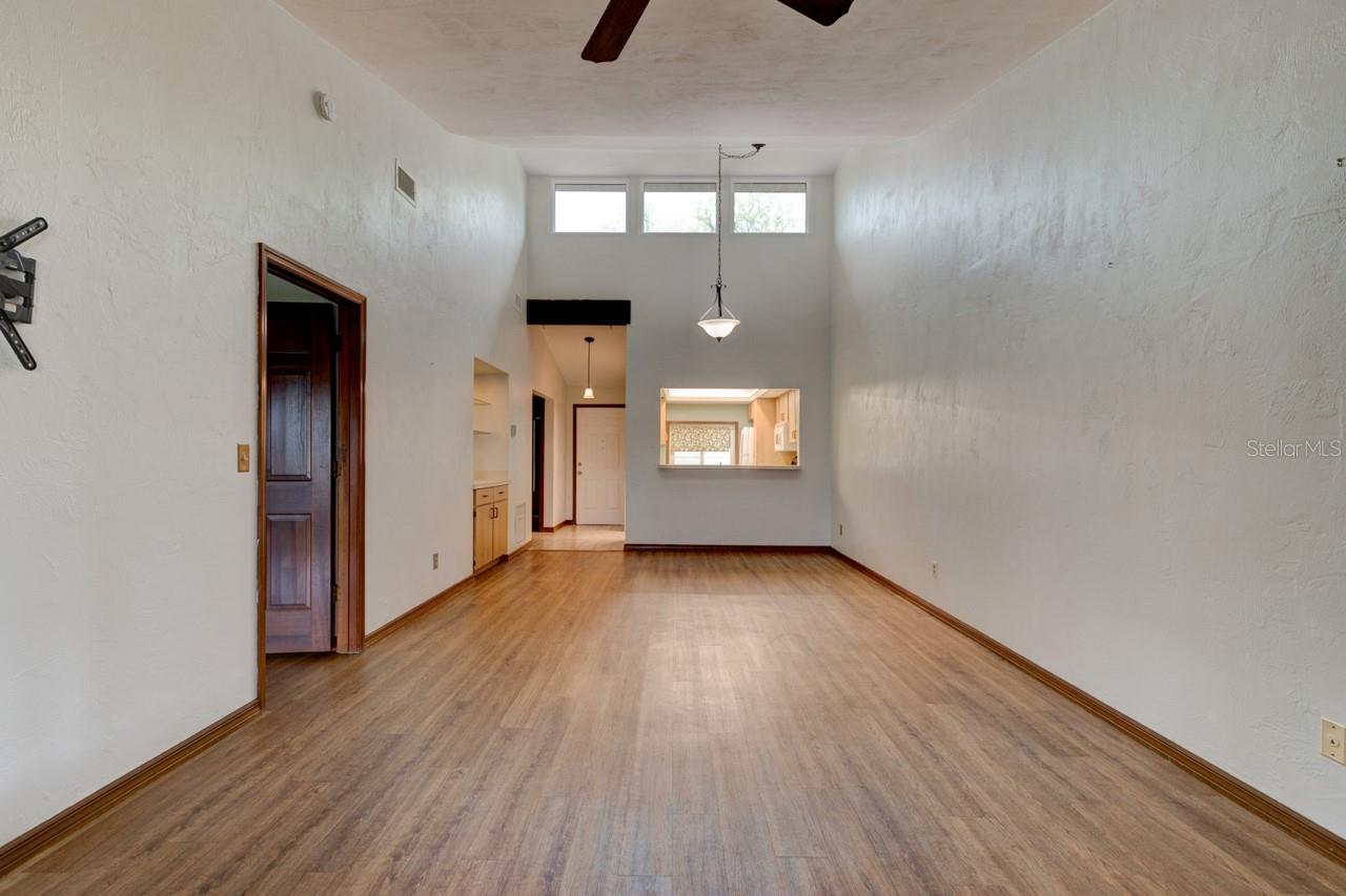 1262 Charter Oaks Circle, FL