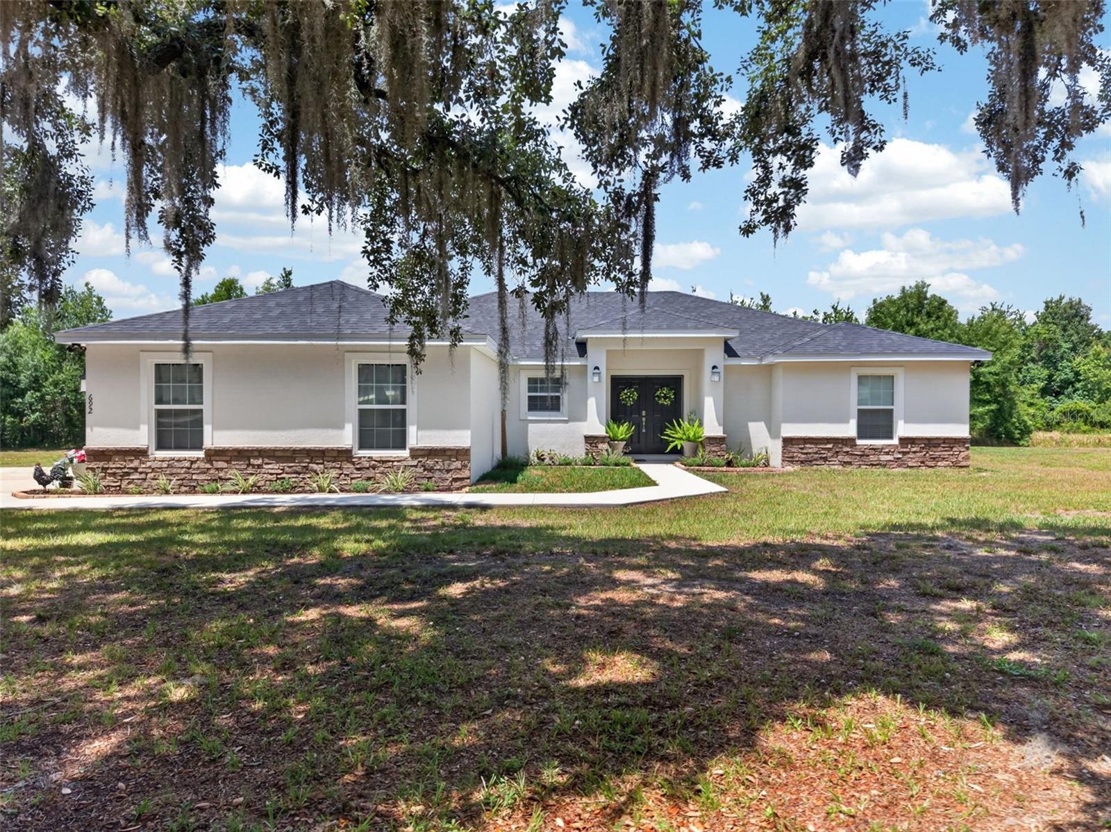 692 Howard Rd, FL