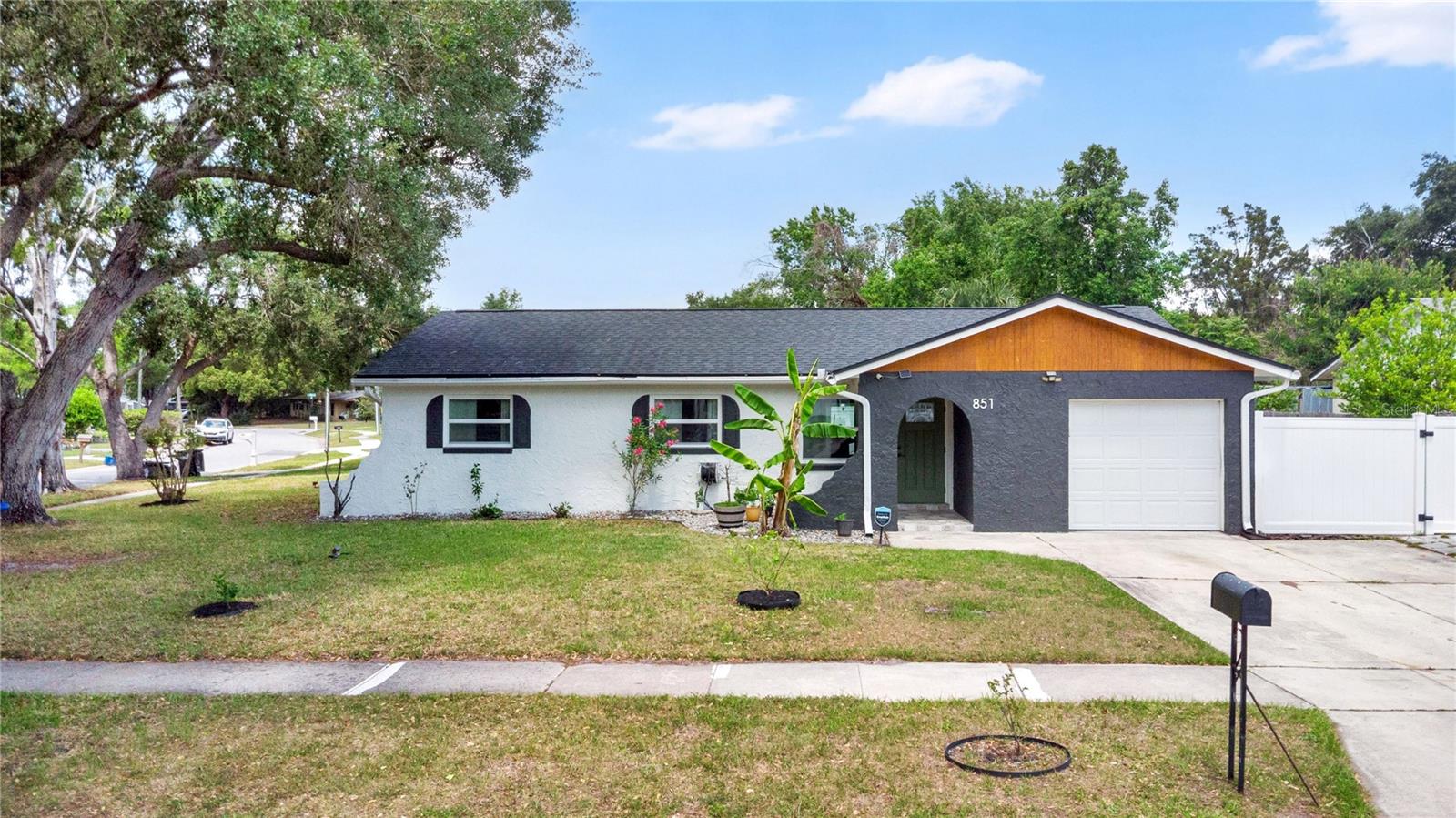851 Darwin Drive, FL