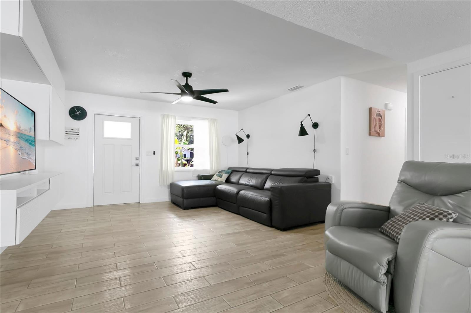 851 Darwin Drive, FL