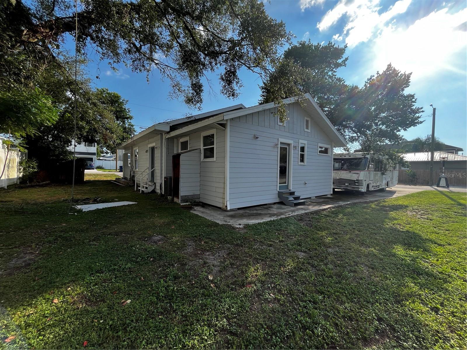 402 Emma Street, FL
