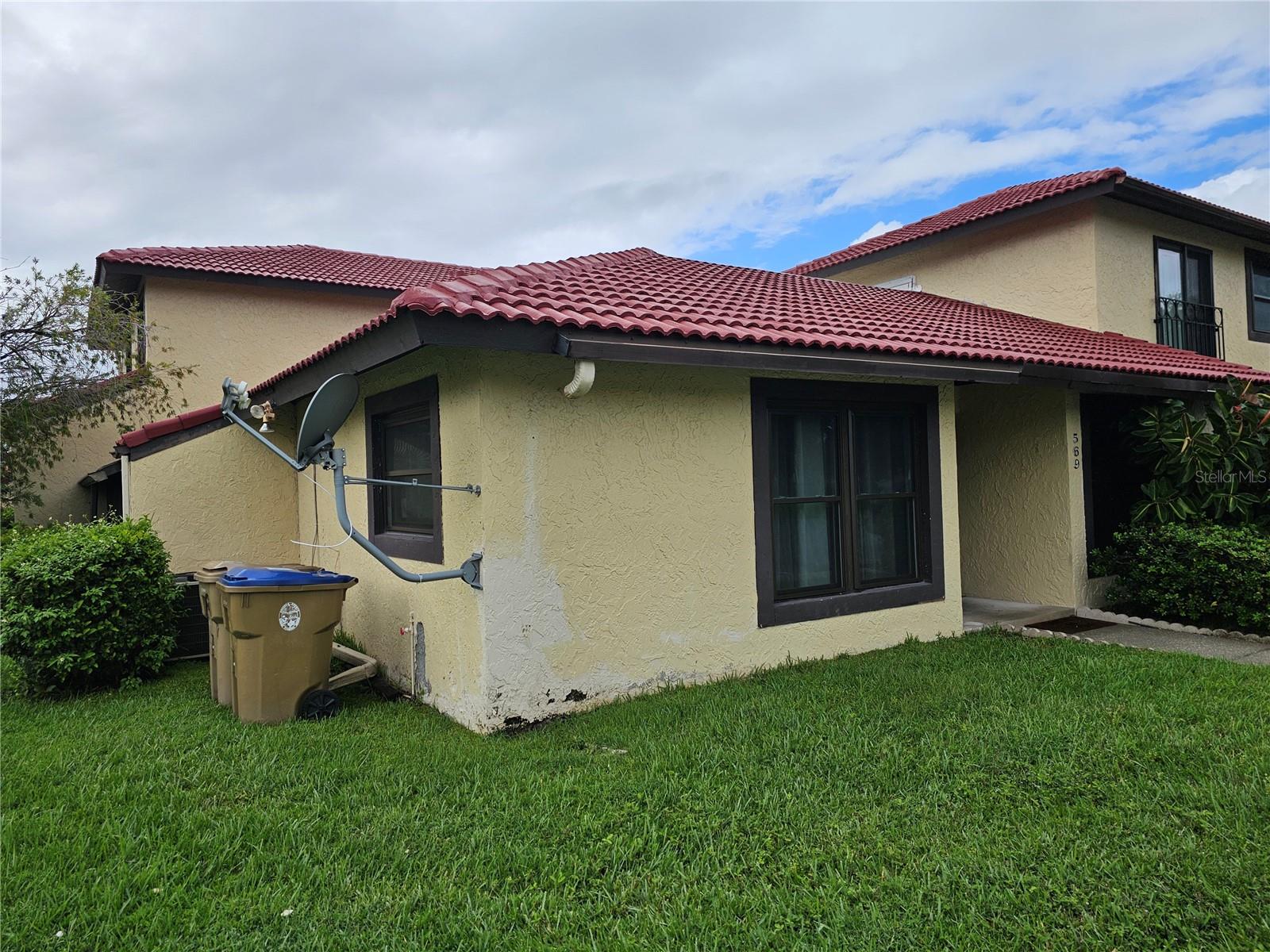 569 Hunter Circle, FL