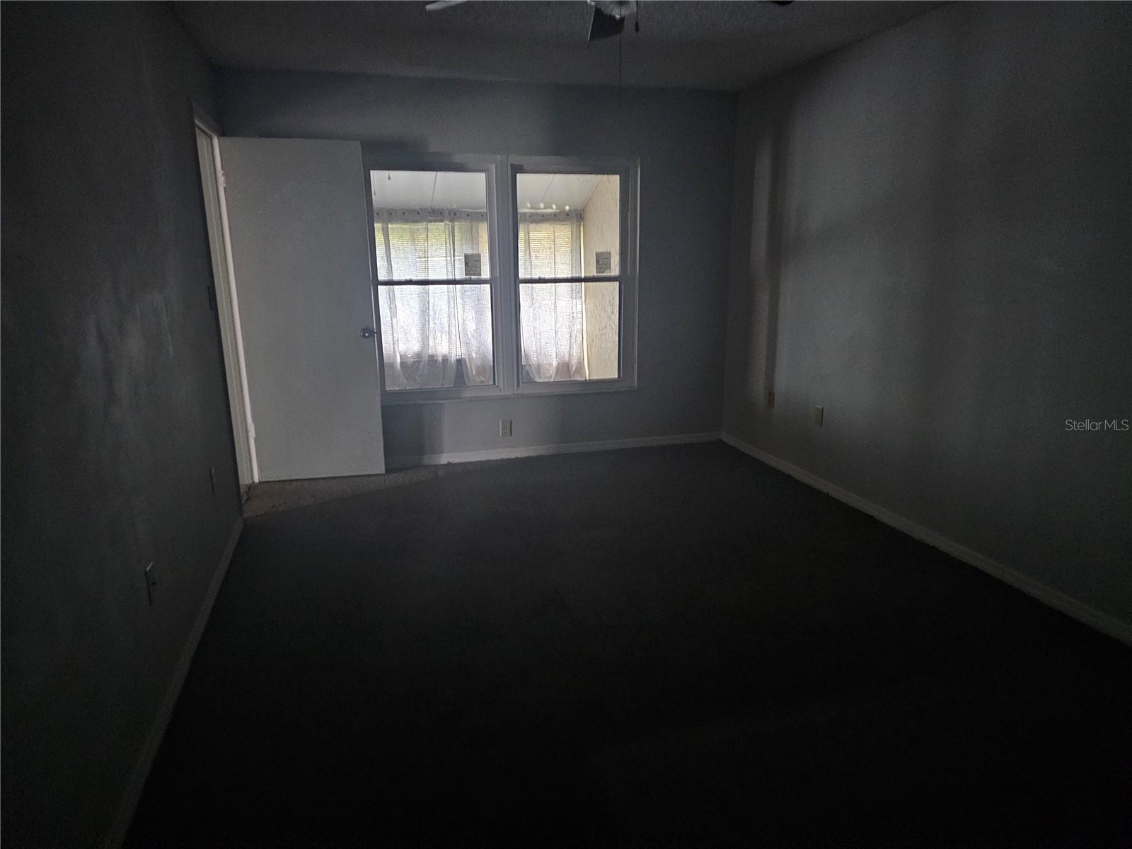 569 Hunter Circle, FL