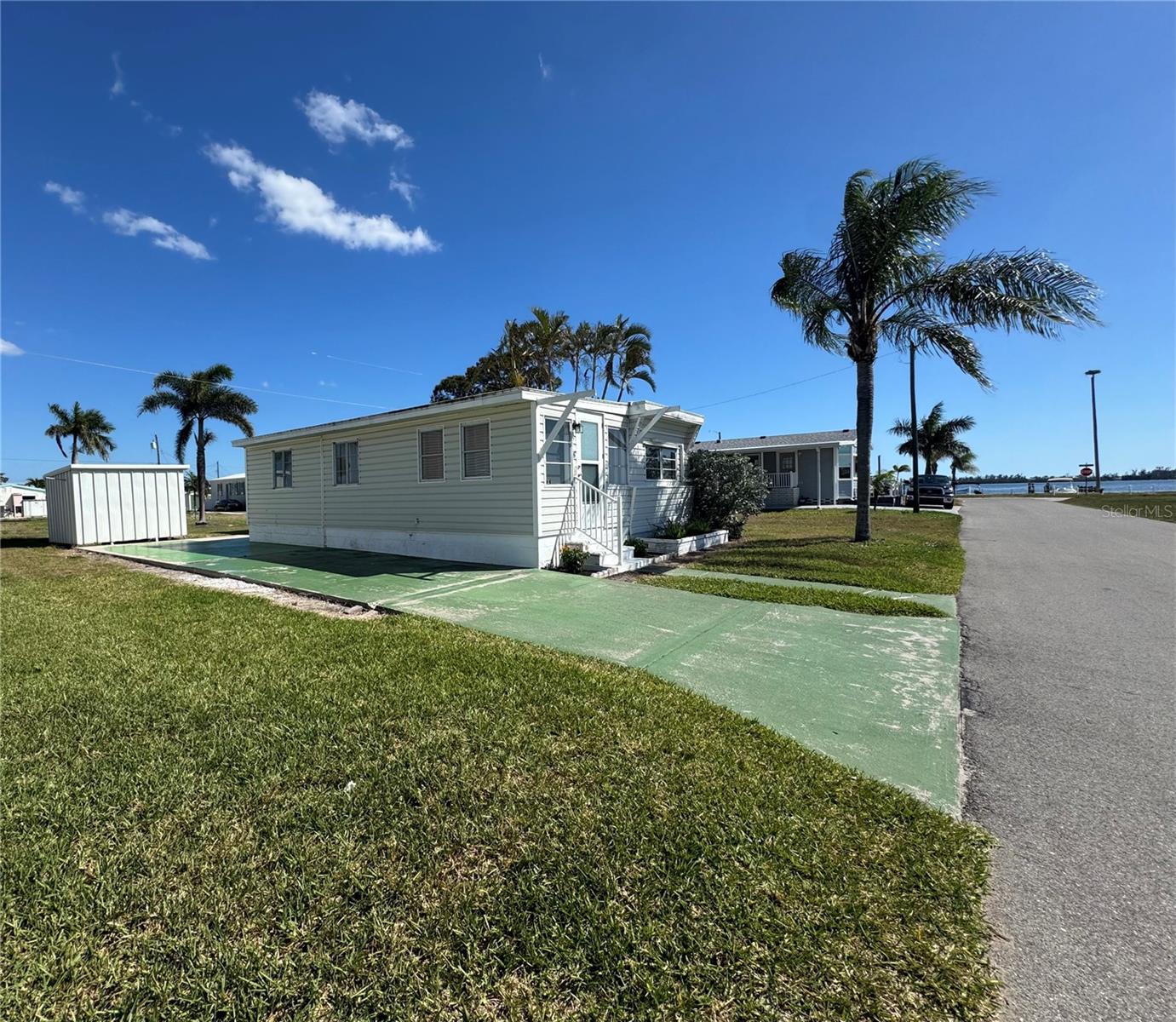 8 6th Street, FL