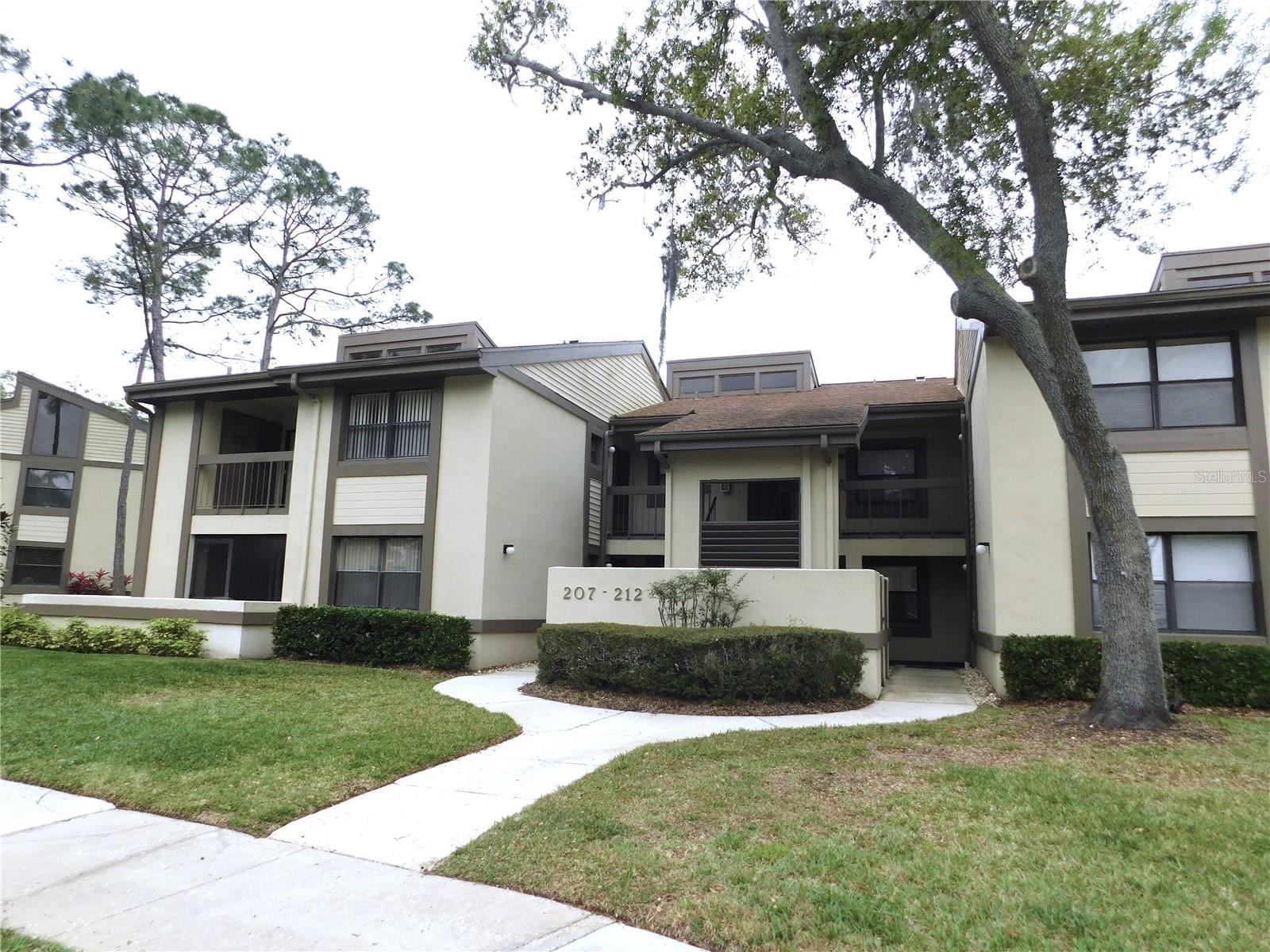 207 Woodlake Wynde, FL