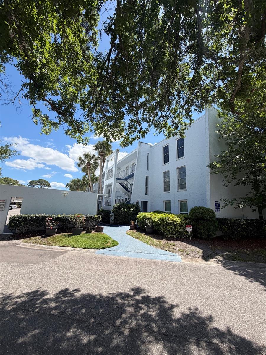 225 Country Club Dr #C330, FL