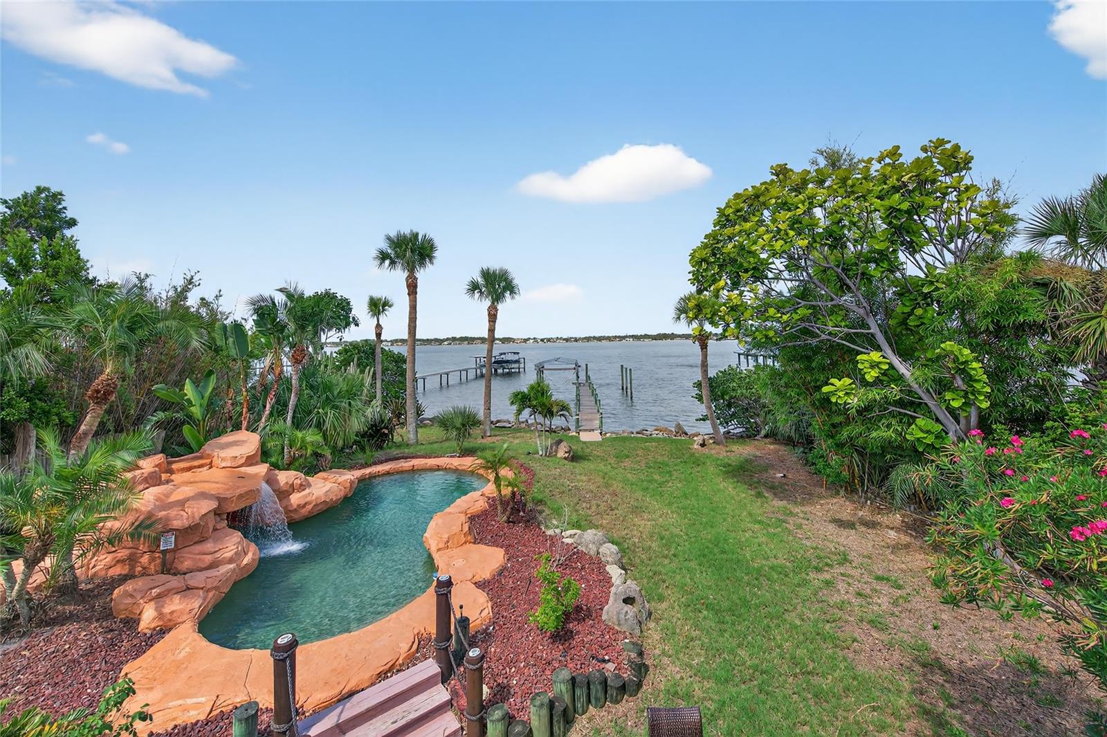 2904 S Peninsula Dr, FL