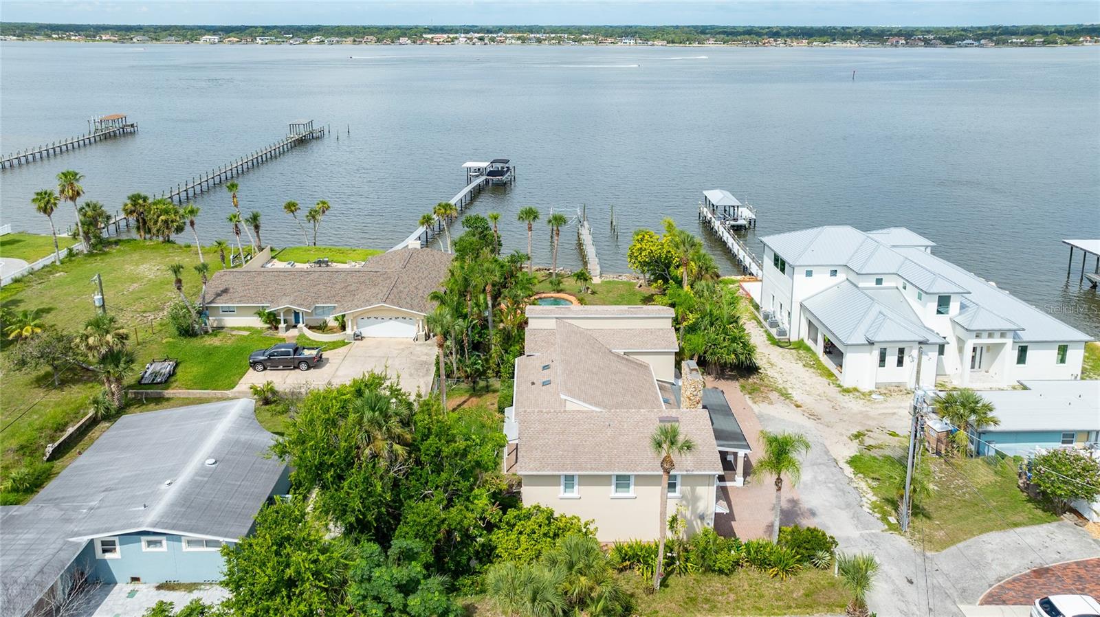 2904 S Peninsula Dr, FL