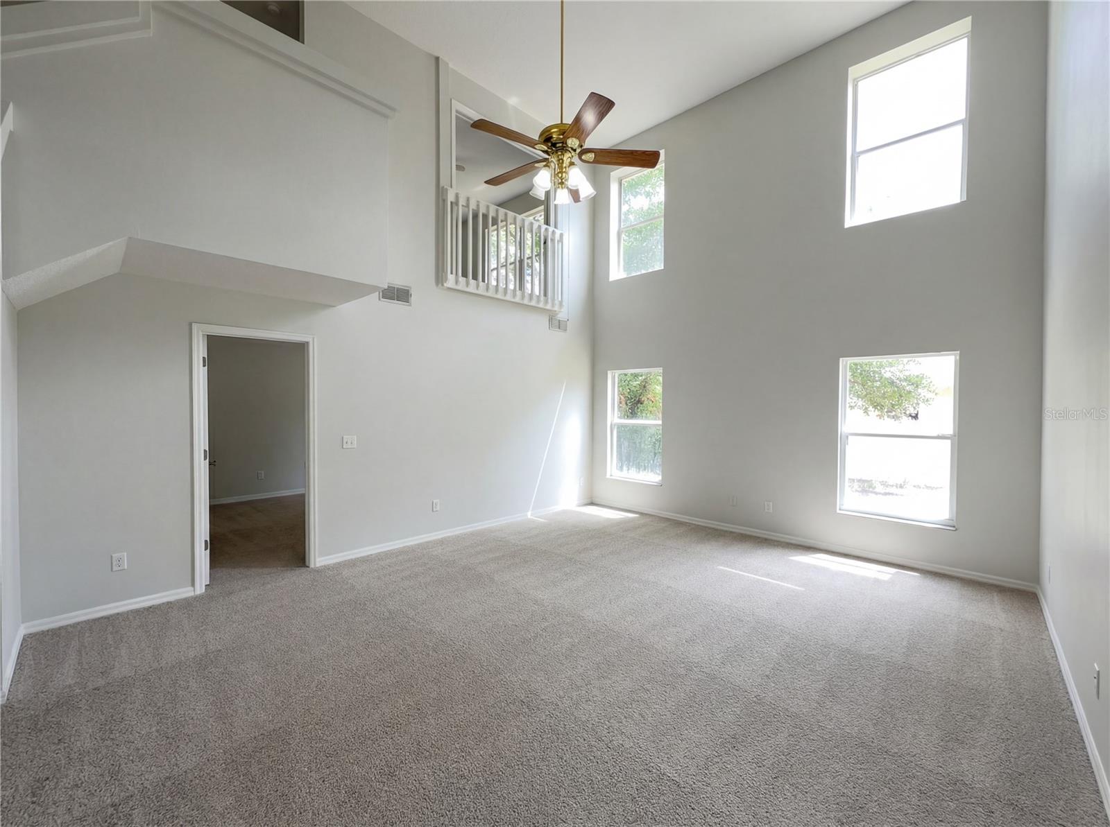 1021 Dekleva Drive, FL