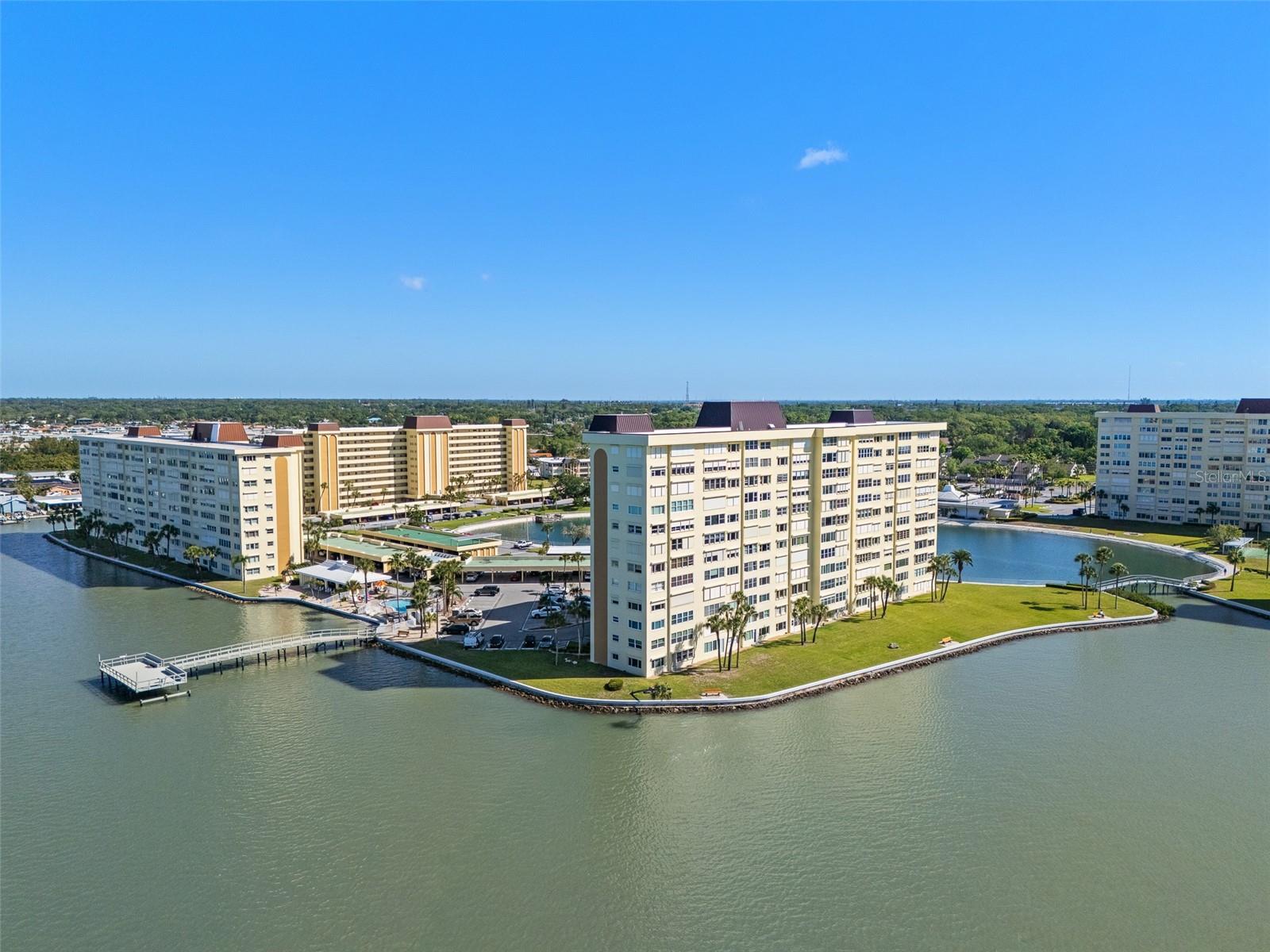 4775 Cove Circle, FL