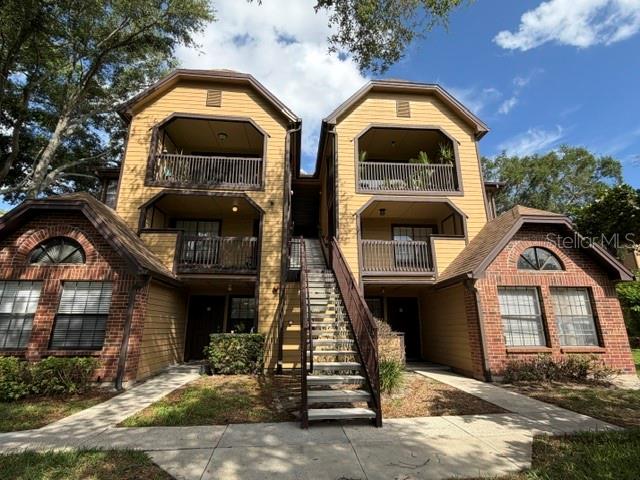 355 Lakepointe Dr #304, FL