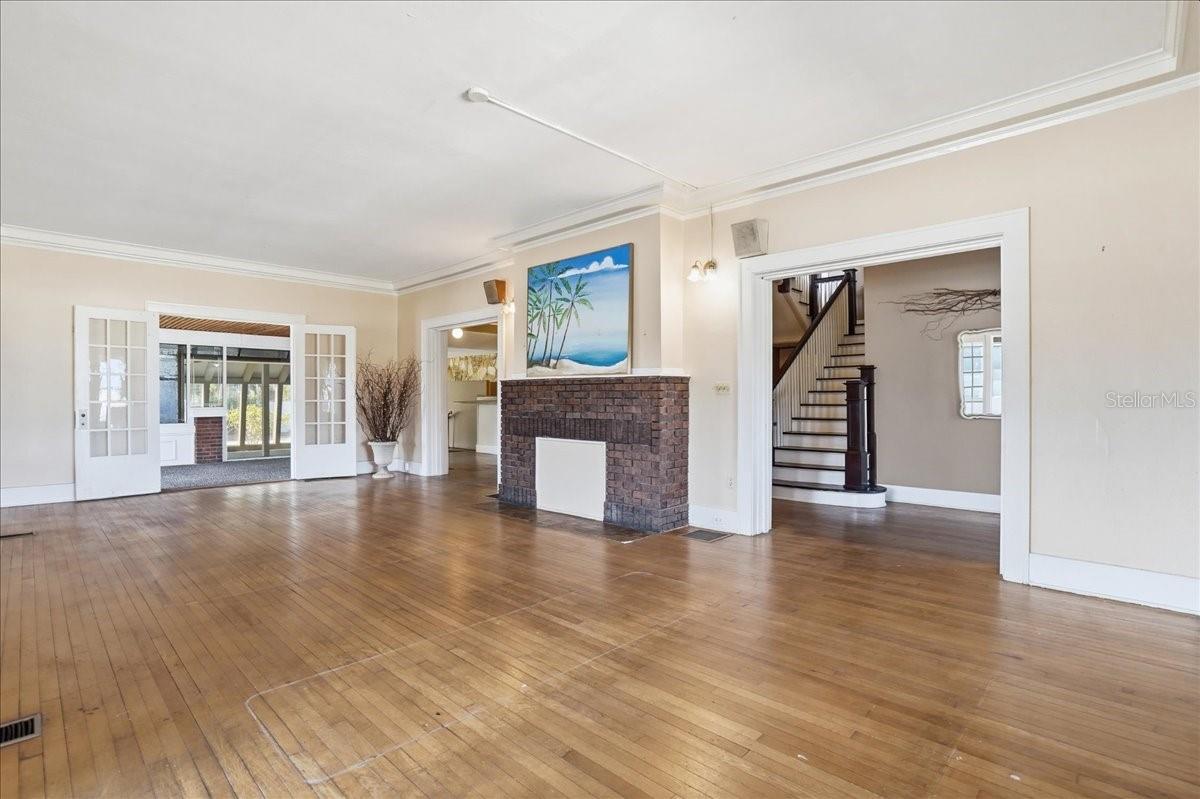 337 8th Avenue, FL
