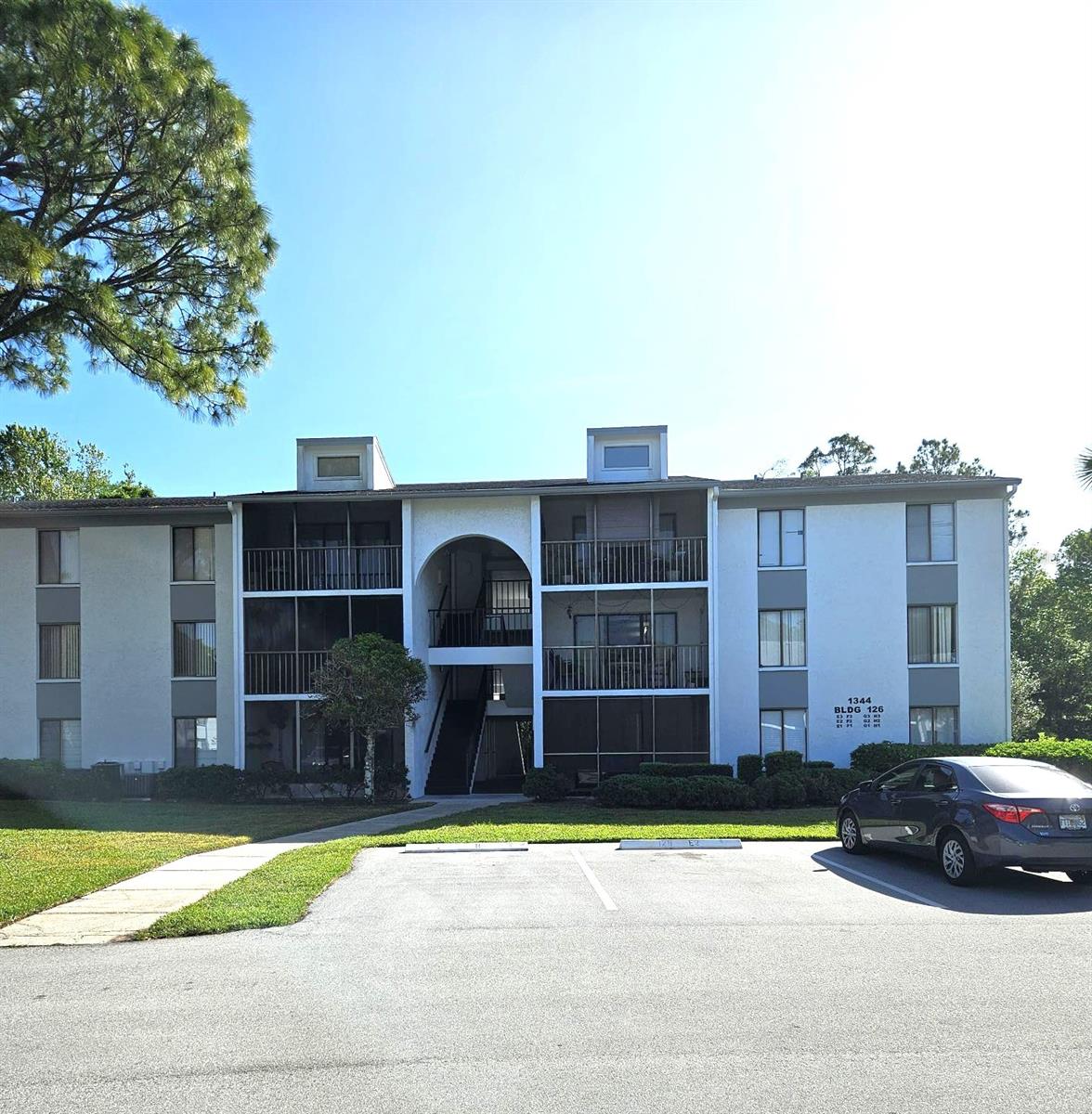 1344 Pine Ridge Cir E #E3, FL