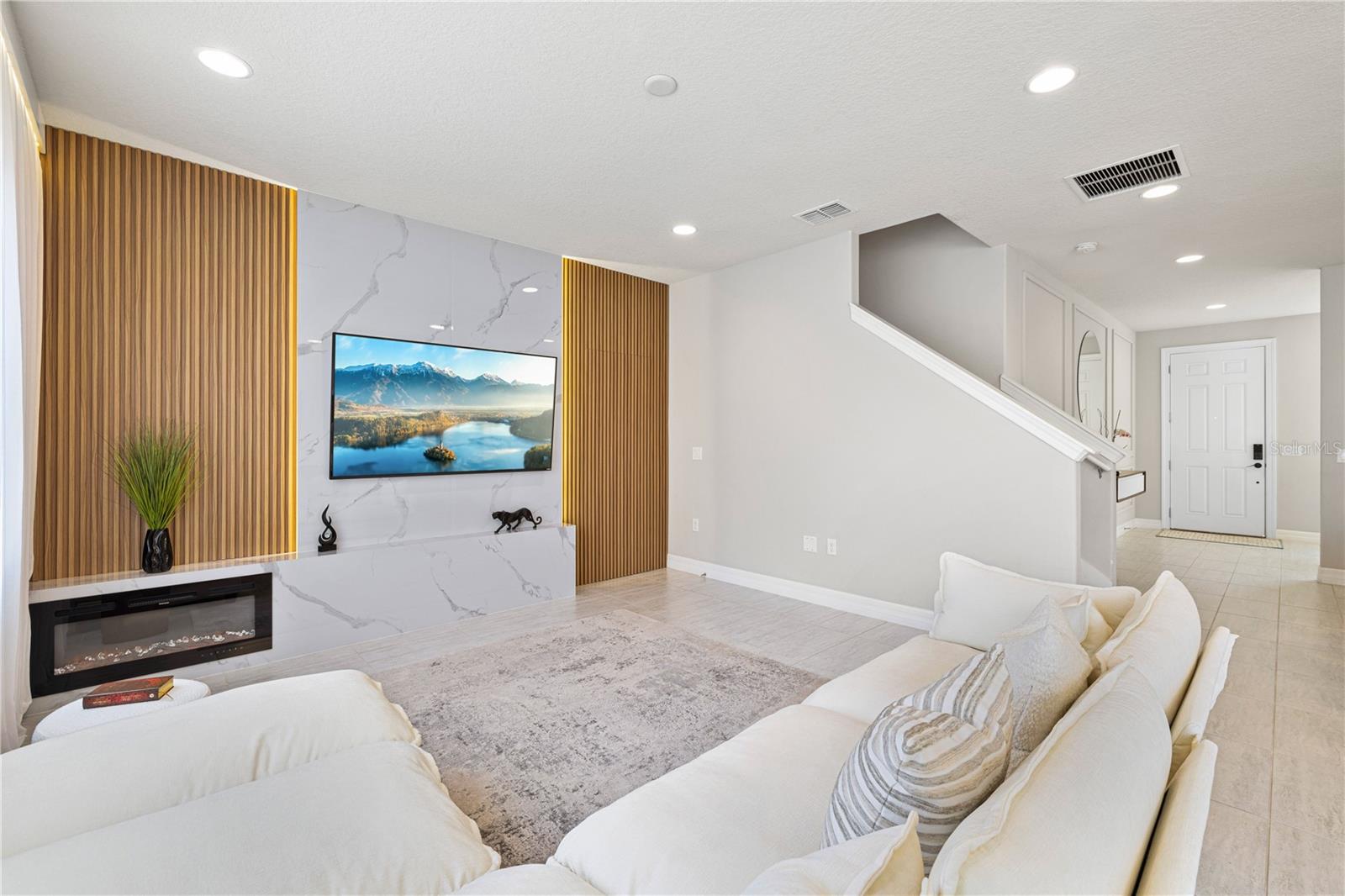 1623 Regal River Circle, FL