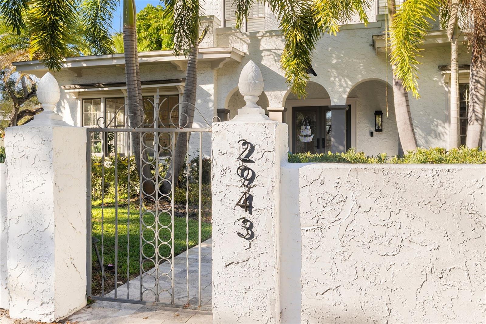 2943 Bayshore Court, FL