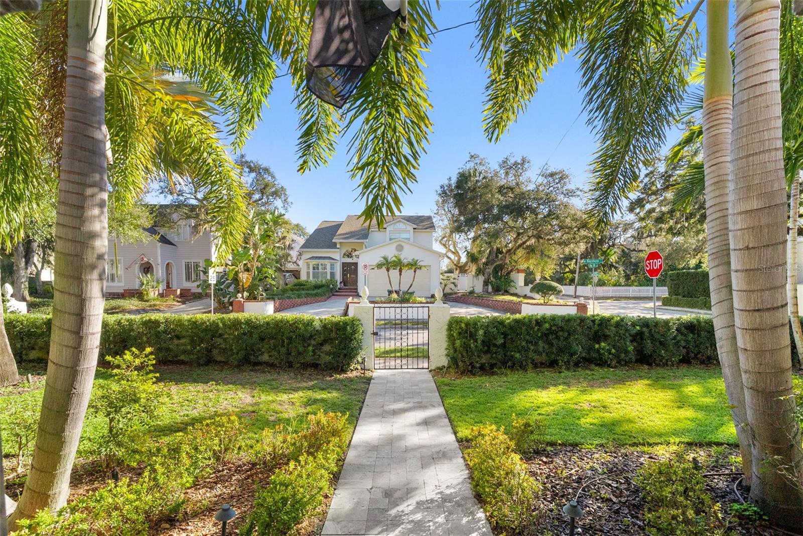 2943 Bayshore Court, FL