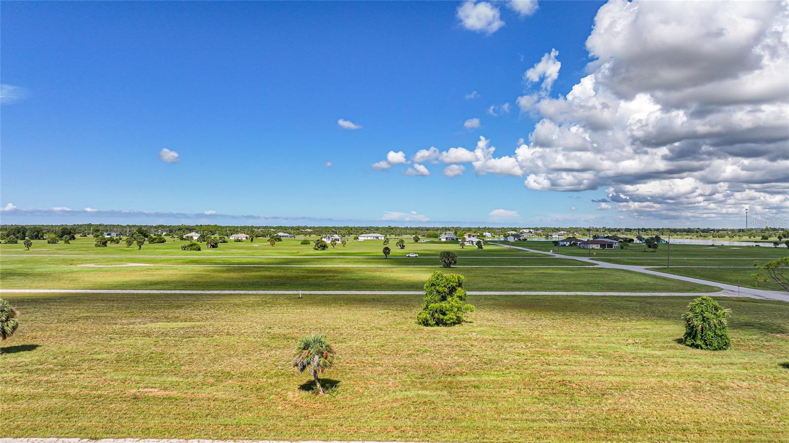 37 Willow Rd, FL