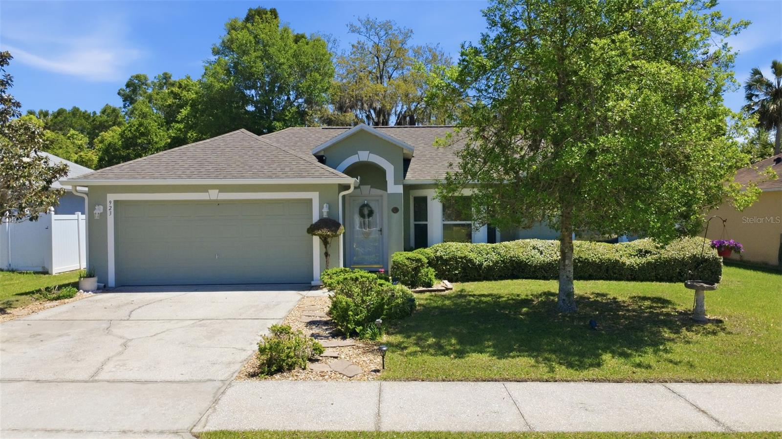 923 Cascades Park Trl, FL