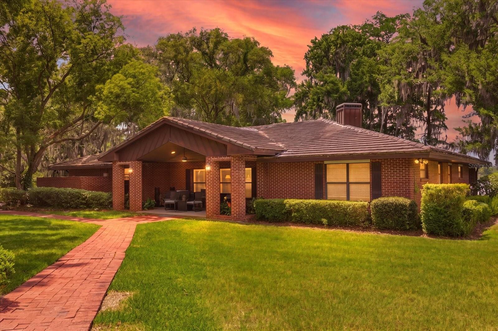 4910 E Lake Dr, FL