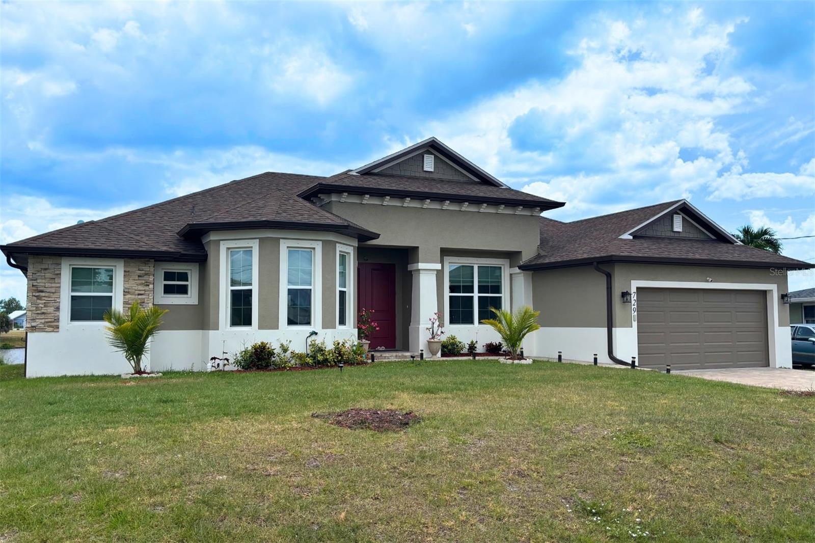 729 Crestview Circle, FL