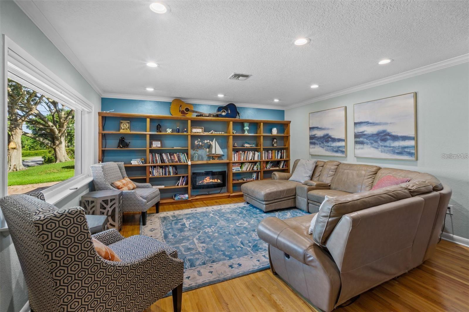 2014 8th Terrace, FL