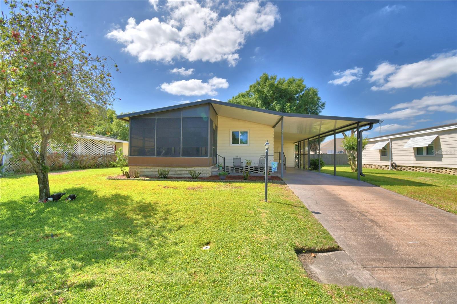 447 Village Cir Sw, FL