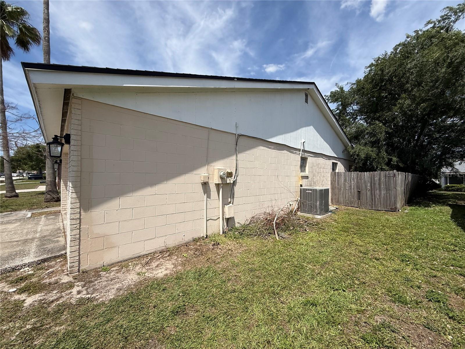 712 Hazy Meadow Court, FL