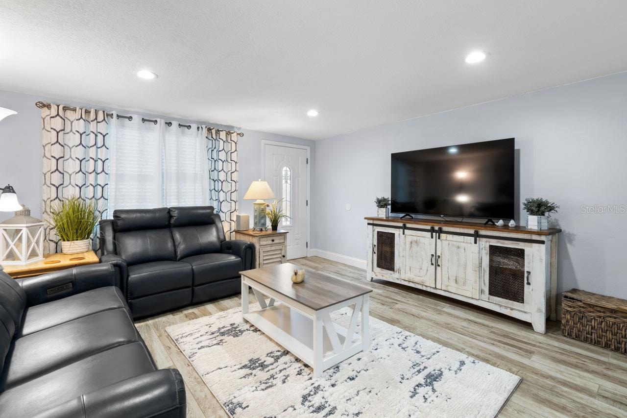107 6th Street, FL
