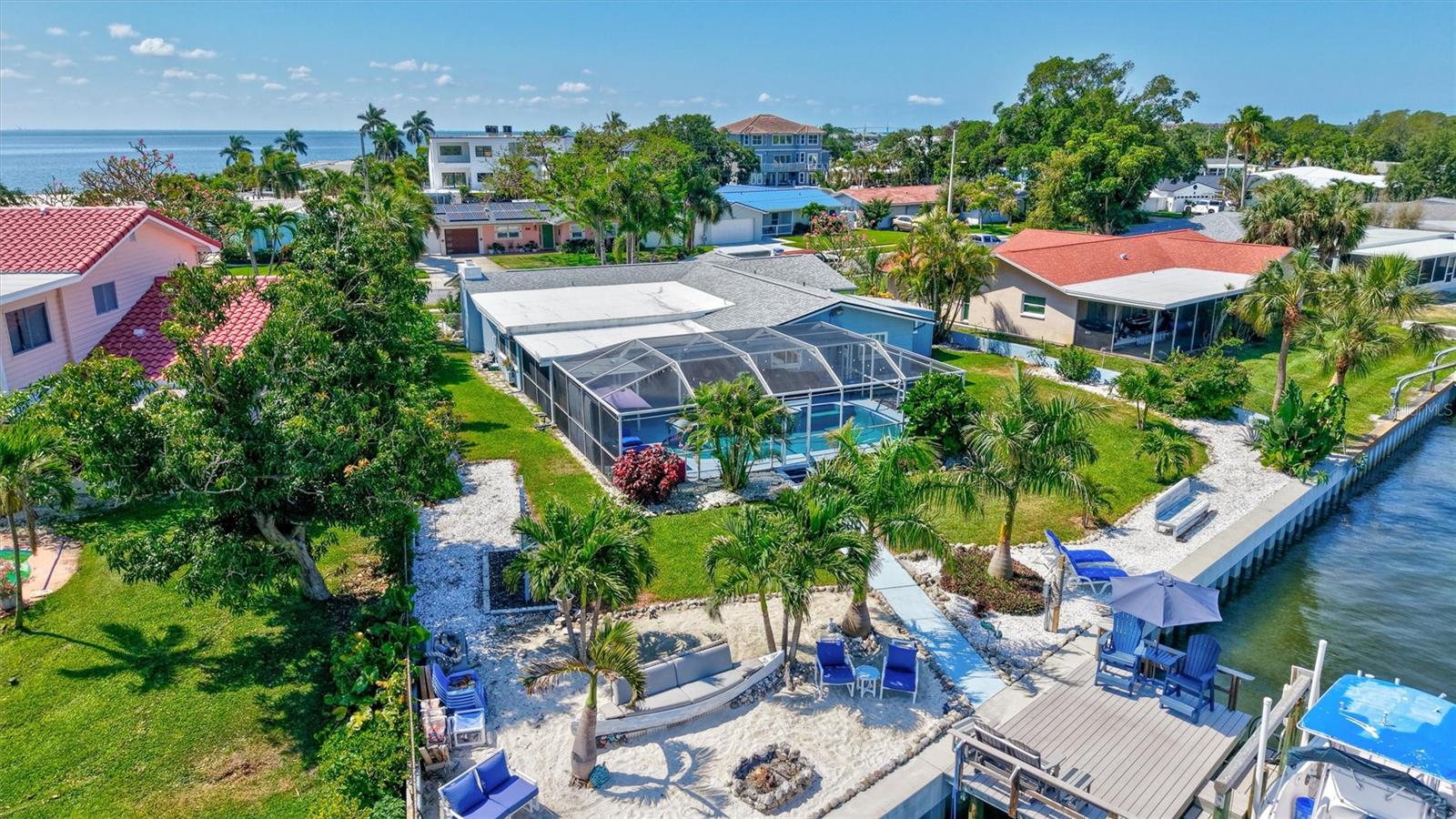 563 Lewis Boulevard, FL