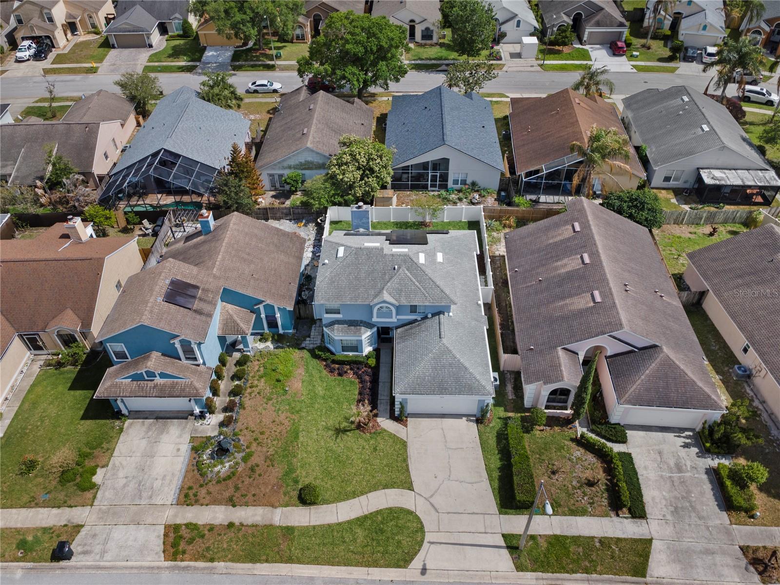 353 Lakebreeze Circle, FL