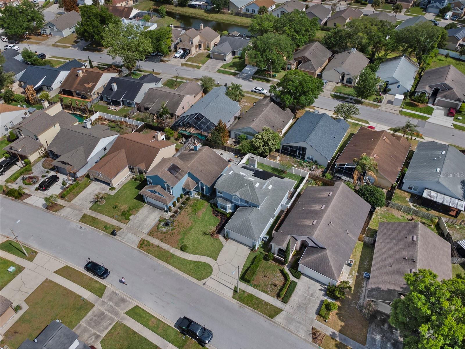 353 Lakebreeze Circle, FL