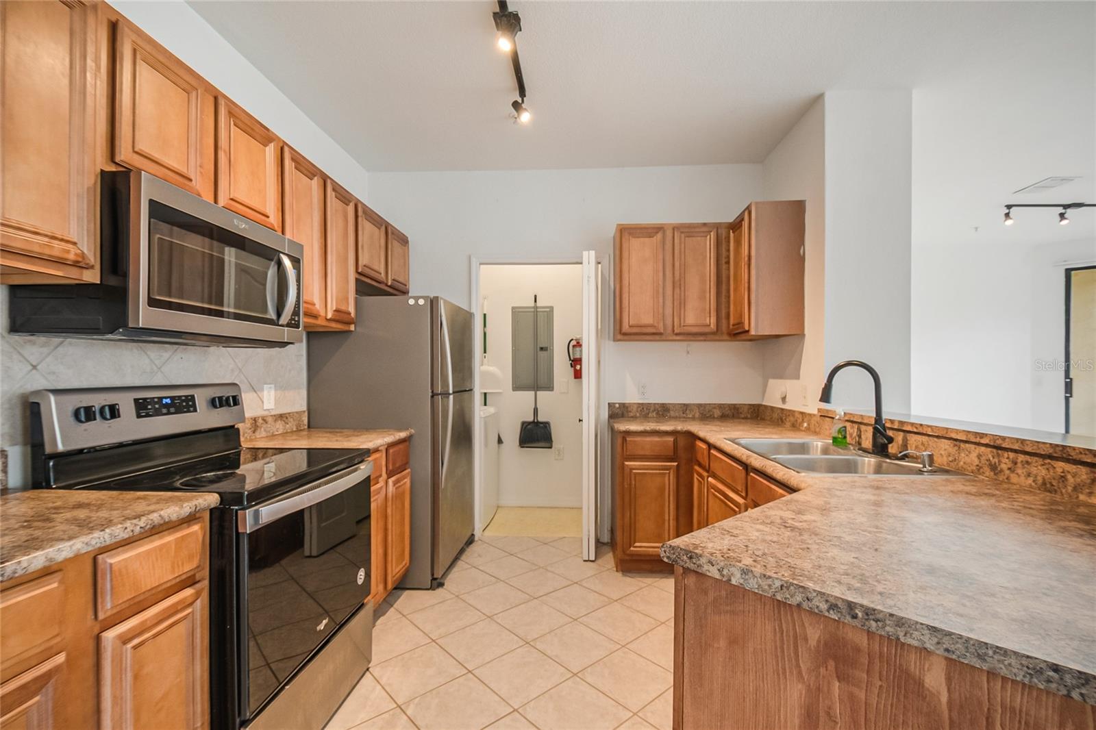 6157 Metrowest Boulevard, FL