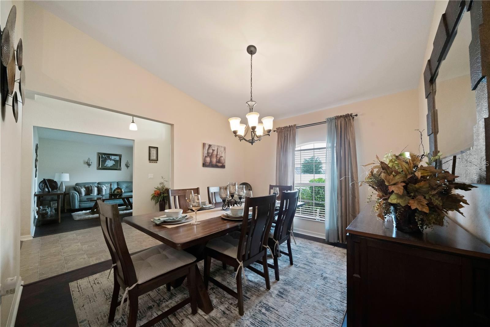 6518 Crescent Loop, FL