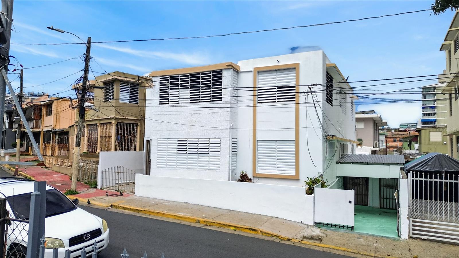 162 La Placita De Santurce, Dos Hermanos, PR