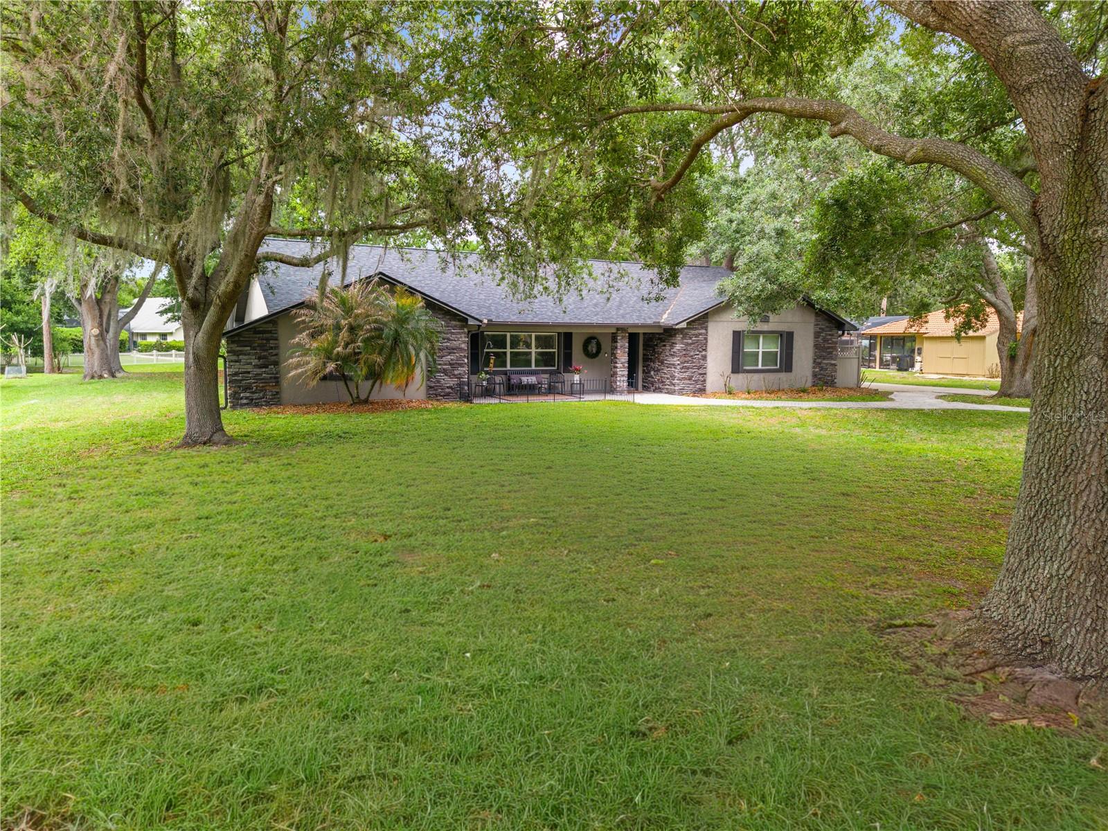 2094 Camelot Boulevard, FL