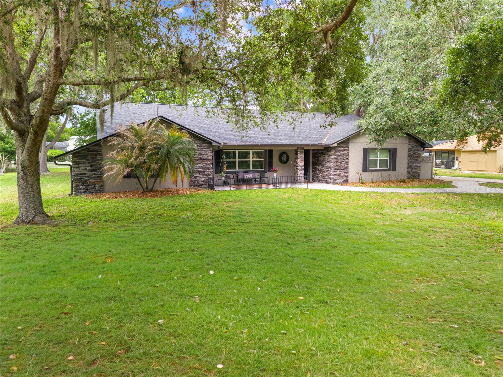 2094 Camelot Boulevard, FL