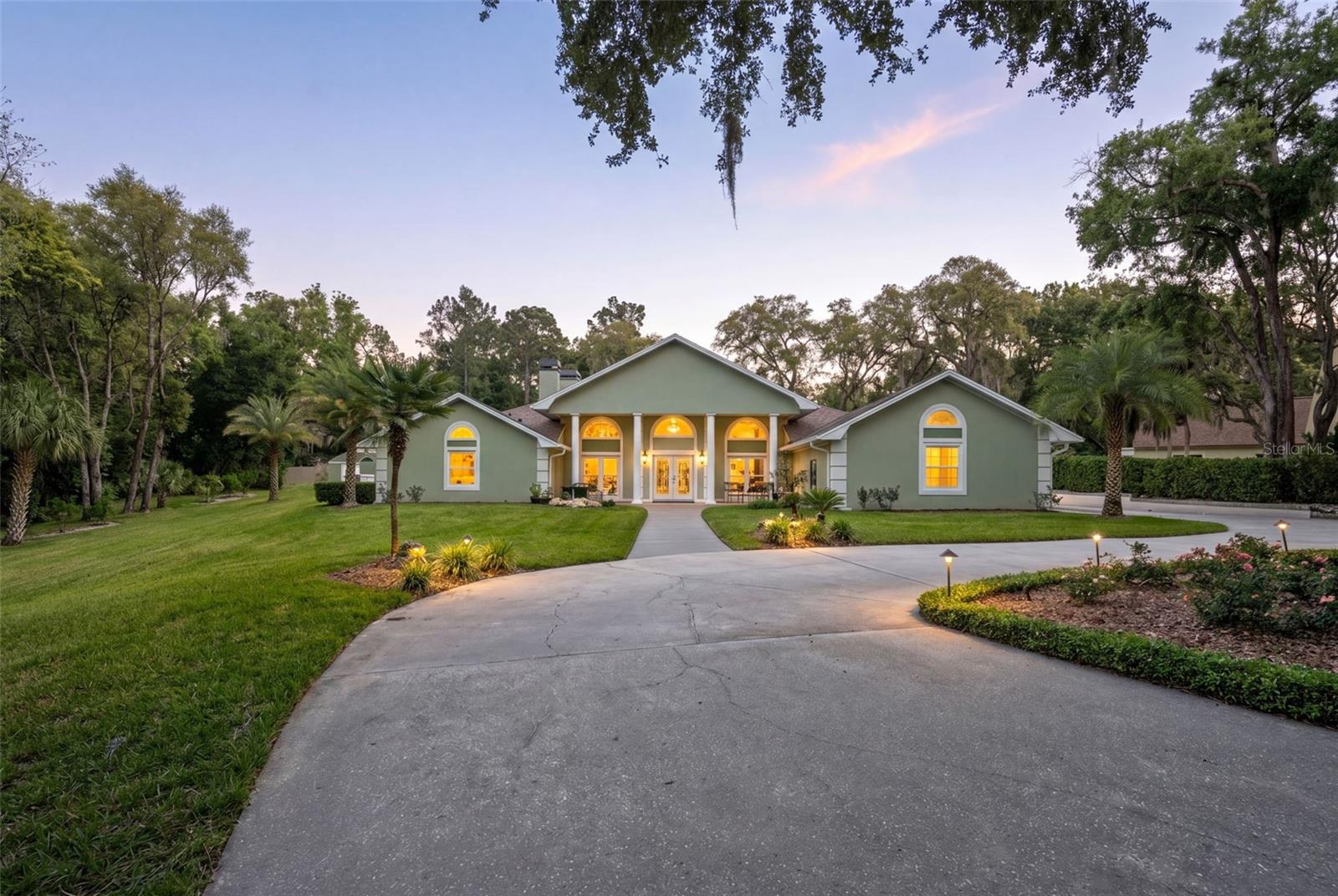 811 Greenshire Ct, FL