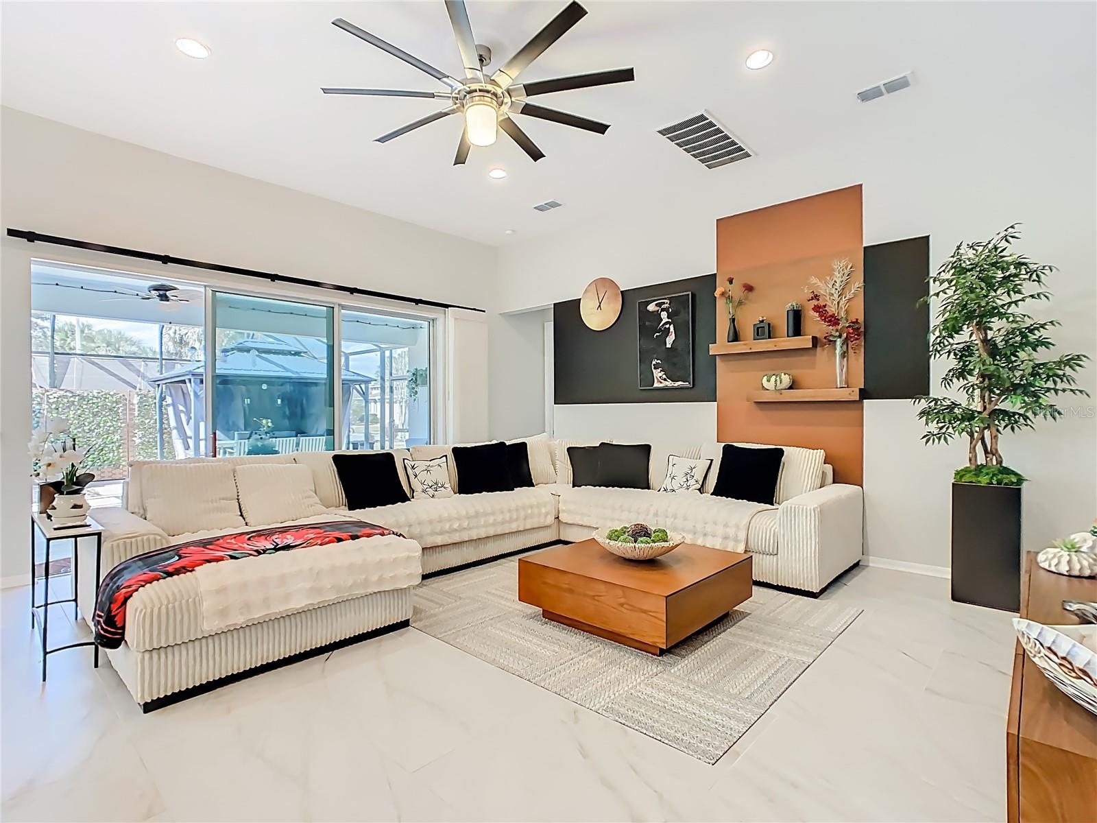 790 Carmel La, FL