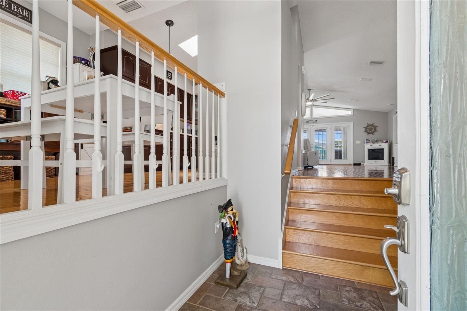 6211 Bayside Drive, FL