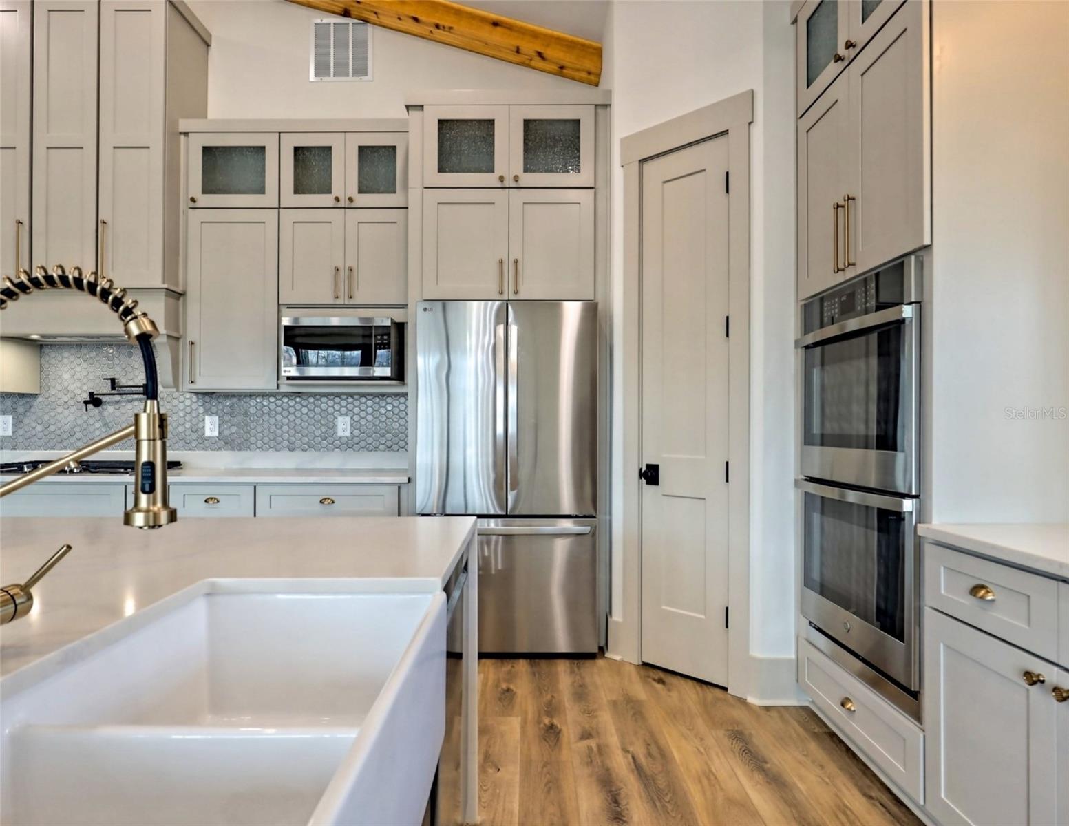 3 Plainview Road, FL