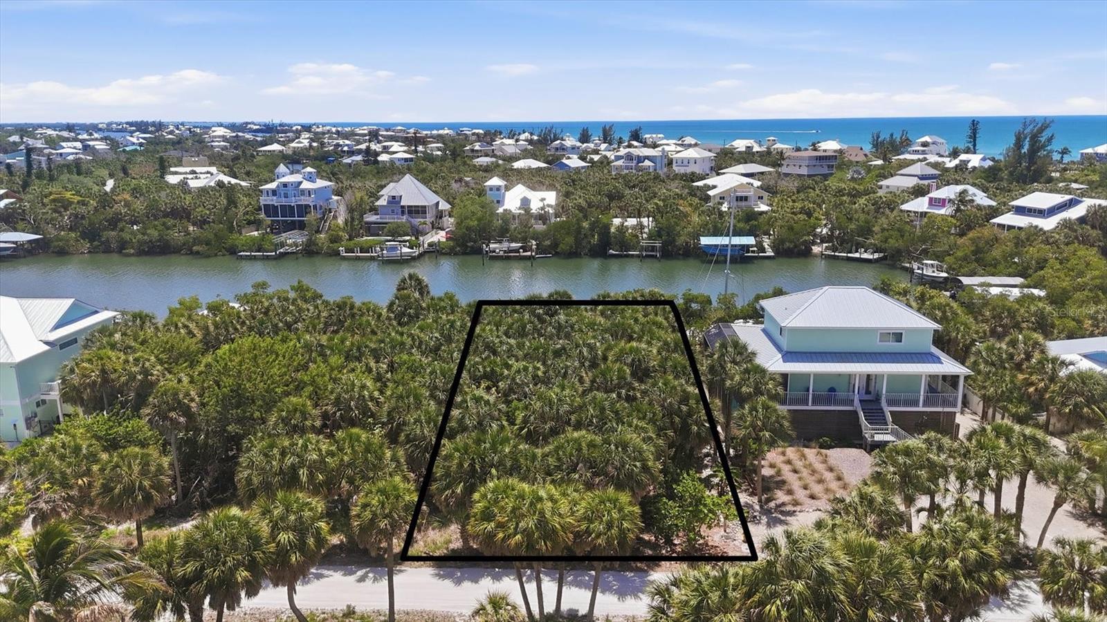 70 Palm Dr, FL