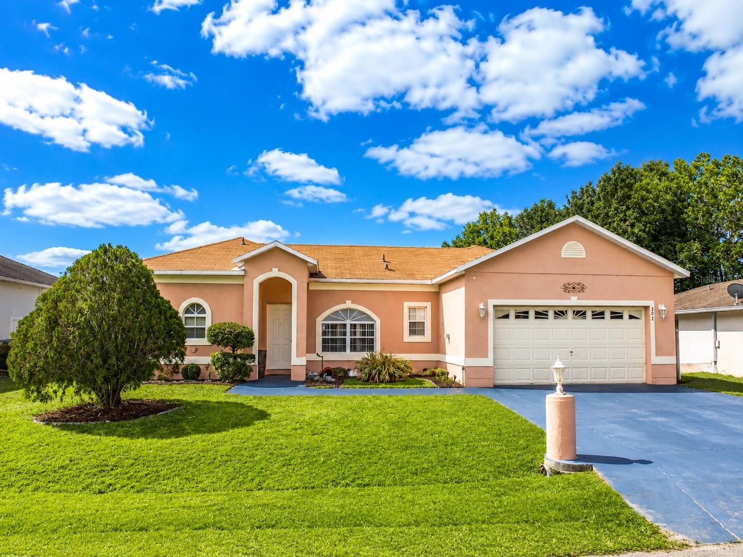 302 Ferrara Ct, FL