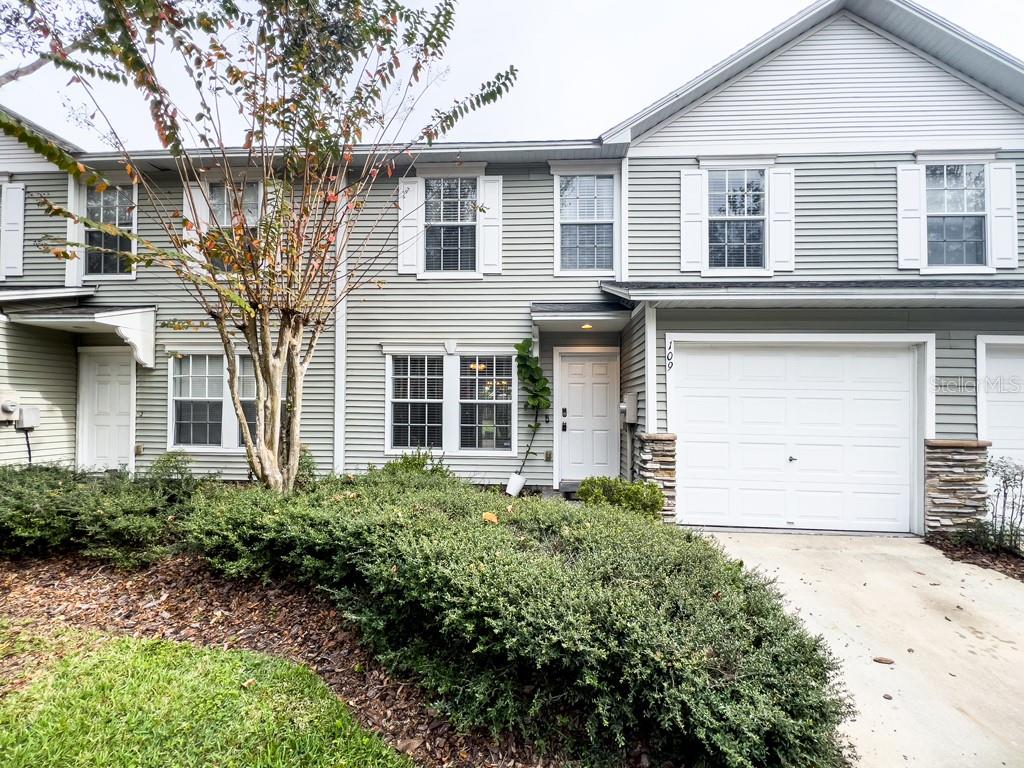 109 Woodknoll Place, FL