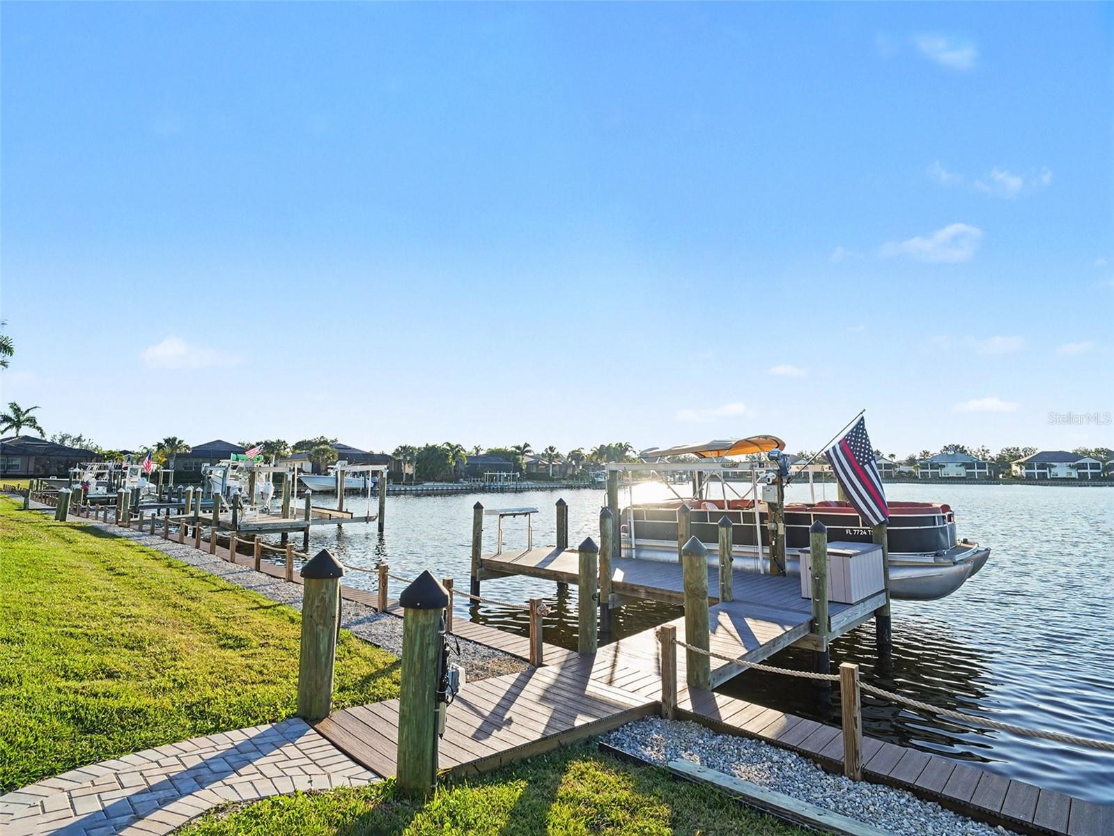1018 Overlook Court, FL
