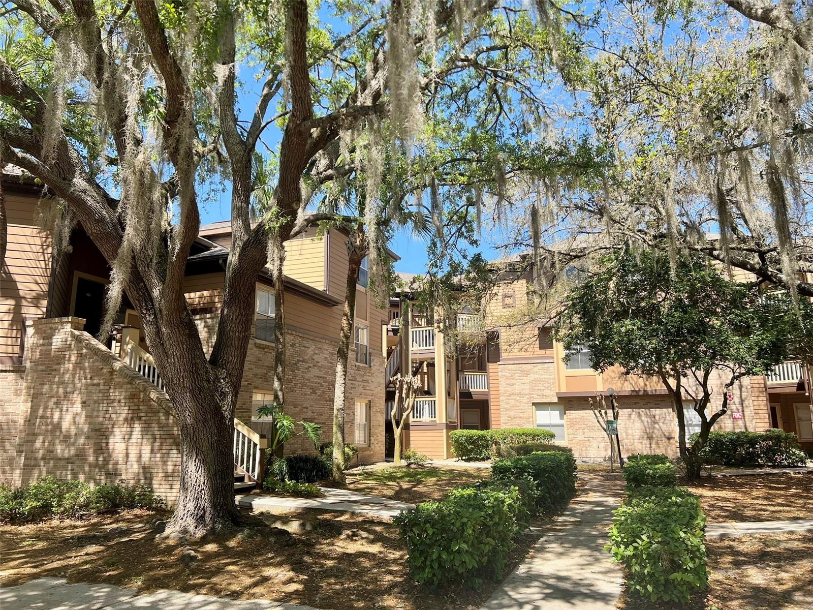 486 Pin Oak Place, FL